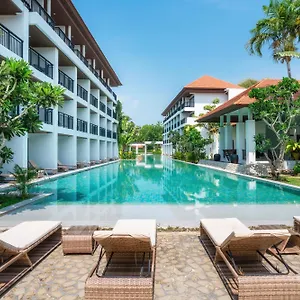 Estella Phuket Отель